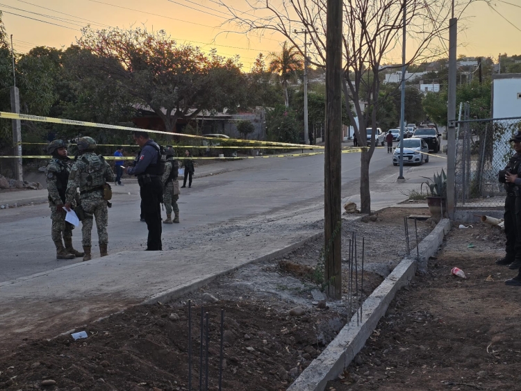 Asesinan a un joven frente a su casa en la colonia Buenos Aires en Culiac&aacute;n