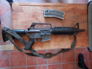 &ldquo;Pescan&rdquo; un fusil de alto impacto M16 en campa&ntilde;a antiarmas en la regi&oacute;n del &Eacute;vora