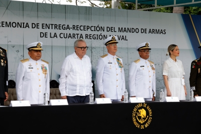 Gobernador Rocha Moya asisti&oacute; al cambio de comandante de la Cuarta Regi&oacute;n Naval