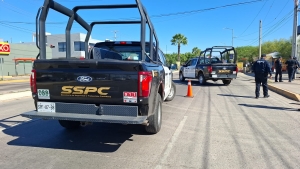 Ejecutan a balazos a un joven en la carretera a Imala, en Culiac&aacute;n; una mujer resulta herida de manera colateral