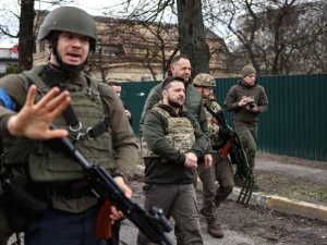 Zelenski visita zona de masacre contra civiles; insiste en "genocidio" ruso