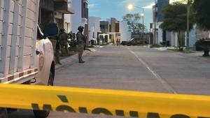 Gatilleros tumban port&oacute;n de Privada para asesinar a un hombre en la Colonia Ampliaci&oacute;n El Barrio, en Culiac&aacute;n