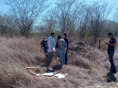 Abandonan a un hombre encobijado en la sindicatura de Pericos