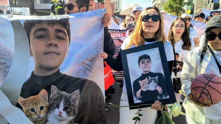 Un minuto de silencio por la memoria de Ricardo Mizael y Paz para Sinaloa: Berenice L&oacute;pez, madre del adolescente asesinado