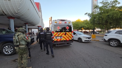 Trat&oacute; de vender tel&eacute;fono celular y presunto comprador lo balea en supermercado